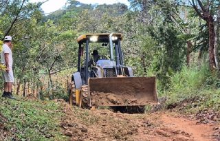 Daniel Ramos Bultrón, también productor del área, señaló que el mal estado del camino afecta directamente la actividad agrícola. Foto. Thays Domínguez