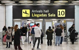 La terminal 10 de llegadas del Aeropuerto de Madrid Barajas. Foto. EFE