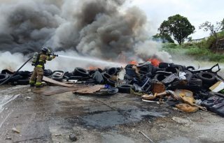 Vertedero clandestino de llantas. Foto: Cortesía