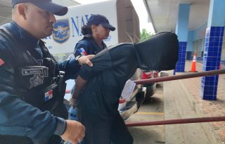 El 8 de diciembre, en horas de la noche, llegaron al minisúper Carlos Antonio, en el sector de La Cristal, distrito de Arraiján, y asesinaron al guardia de seguridad durante un intento de robo. Foto. Eric Montenegro 