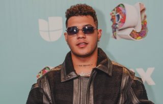 'Boza' en los Premios Juventud. Foto: Instagram / @bozamusic