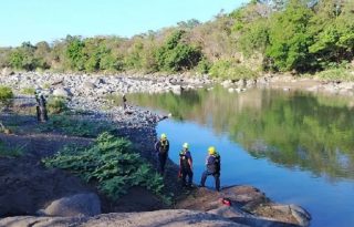 La funcionaria solicitó a la comunidad en general tomar las medidas de seguridad pertinentes, sobre todo en áreas donde no exista la vigilancia de guardavida. Foto. Cuerpo de Bomberos