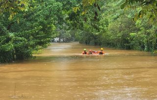 Pese a los esfuerzos realizados, se confirmó su fallecimiento en el sitio, provocando escenas de profundo dolor entre sus seres queridos.