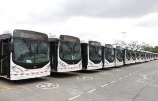 La empresa estatal comprará más buses medianos y eléctricos. Foto: Archivo