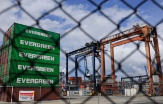 Contenedores de carga en el Puerto de Balboa. Foto: EFE