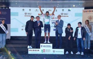 El panameño Roberto González se apoderó del liderato del premio de montaña del Giro Di Sardegna 2026. Foto:  Fepaci.