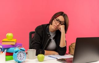 El 'burnout' es el resultado del estrés laboral crónico. Foto: Ilustrativa / Freepik