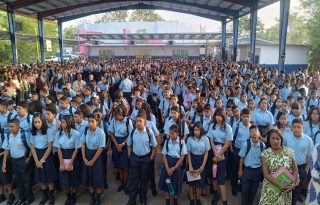 Más de 876,605 estudiantes retornaron a las aulas de clases ayer, lunes 2 de marzo, para el inicio del primer trimestre del 2026.  Cortesía