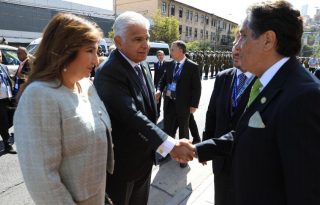 El presidente José Raúl Mulino  asistió en compañía de la primera dama, Maricel Cohen de Mulino. Foto: Cortesía