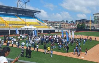 Inauguración del renovado estadio. Foto: Diomedes Sánchez