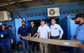 A la provincia de Los Santos han llegado 35 equipos electromecánicos, incluyendo bombas sumergibles, para la rehabilitación de 29 pozos ya perforados. Foto. Cortesía