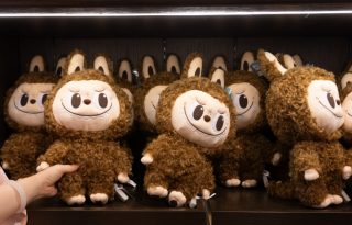 Labubus en Popland, un parque temático inaugurado por la juguetería china Pop Mart, en Pekín, China. Foto: EFE / EPA / Jessica Lee