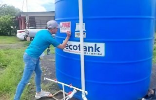 Residentes manifestaron la necesidad urgente de reubicar los tanques de agua potable. Foto: Thays Domínguez