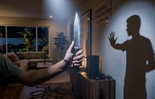 El agresor tiene prohibición de visitar bares, discotecas y otros centros de diversión. Foto: IA