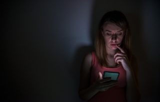 El  47% de las mujeres consultadas  ya se ha sentido espiada mediante diferentes tecnologías. Foto: Cortesía