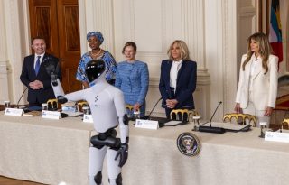  La esposa de Donald Trump fue anfitriona de una reunión con otras 45 primeras damas. EFE