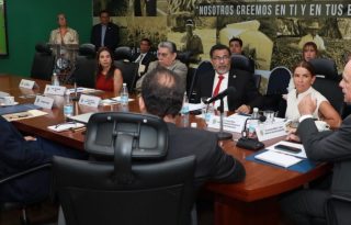 Durante la reunión. Foto: cortesía