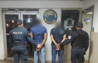 Uno de los aprehendidos mantiene un oficio de subrogado emitido por el Juzgado de Cumplimiento del Circuito Judicial de Panamá.