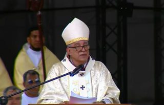 El arzobispo de Panamá, José Domingo Ulloa. 