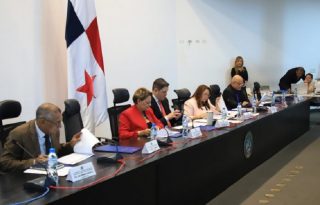 Las entrevistas se dan en la Comisión de Credenciales. Foto Asamblea Nacional