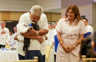 Los beneficiario.s son 60 estudiantes de diversos centros educativos. Foto: Cortesía