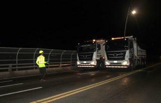  El operativo técnico inició a las 10:00 p.m. del sábado 25 de abril y se extendió hasta las 2:00 a.m. de este domingo.  Foto Mop