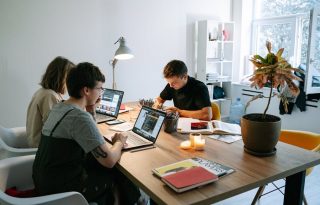 El 83% de los talentos afirma no sentirse satisfecho con su trabajo actual. Foto: Pexels