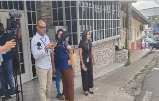 En estos allanamientos se logró recabar documentación relacionada con la investigación que se realiza en contra de la alcaldesa Stefany Peñalba. Foto. Eric Montenegro