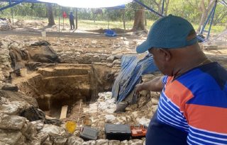 Los trabajos de excavación en este cementerio prehispánico están a cargo de la Fundación El Caño y patrocinados por el Ministerio de Cultura. Foto. Cortesía