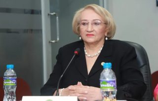 Etelvina de Bonagas reiteró que los estudiantes siguen siendo la prioridad de la institución. Foto: Asamblea