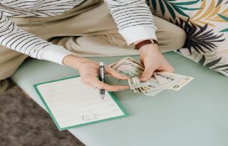 Se recomienda el uso de aplicaciones confiables para llevar un control de ingresos y gastos. Foto: Pexels 