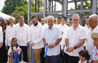 El presidente José Raúl durante la inauguración del proyecto del Anillo hidráulico en Caimitillo.
