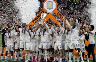 Jugadores del Aston Villa festejan el título de la Europa League. Foto: EFE