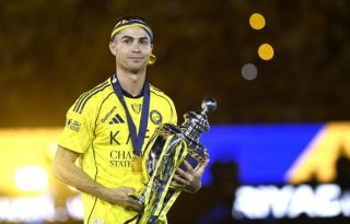 Cristiano Ronaldo se corona con Al Nassr en Arabia Saudí. Foto:EFE