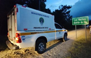 La Policía Nacional mantienen operativos en el sector de Los Machos, en Ola. Foto generada con ChatGPT