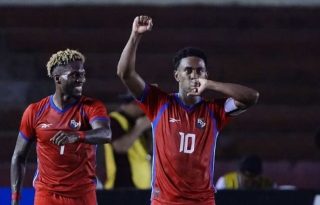 José Luis 'Puma' Rodríguez (7) y Edgar Yoel Bárcenas (10), estarán en una Copa del Mundo por segunda ocasión.  Foto: EFE