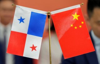 Mulino reafirma soberanía y niega presiones externas en relación con China.