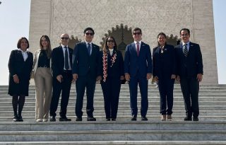 Misión Oficial que estuvo en Marruecos. Barría Pino es el último a la derecha. Foto: Cortesía CCIAP