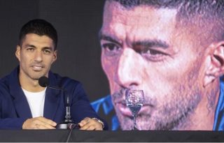 Suárez fue un referente del equipo charrúa que quedó en cuarto lugar en Sudáfrica 2010. Foto: EFE