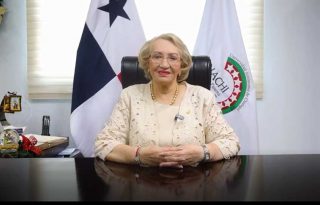Según el abogado Mojica, la profesora Etelvina Medianero ejerció su cátedra por 48 años en la Unachi.