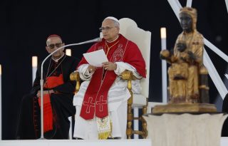 El papa alterna el catalán y el español en sus alocuciones públicas.