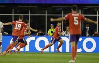 John McGinn sacó provecho de un error de Haití para marcar diferencias. Foto EFE
