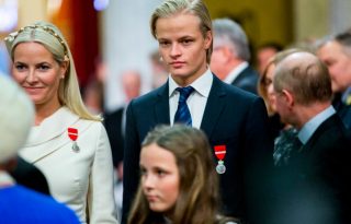 Marius Borg Høiby junto a su madre, la princesa Mette-Marit de Noruega. Foto: Archivo / EFE