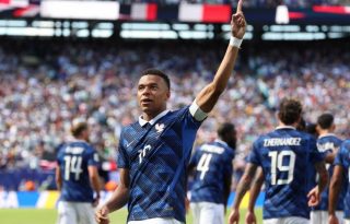 Mbappe castigó con doblete a Senegal. Foto EFE