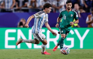 La selección de fútbol argelina cayó 3-0 ante Argentina. Foto: EFE