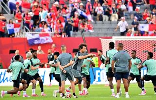 Jugadores panameños durante sus ejercicios precompetitivos antes de enfrentar a Croacia en Toronto. EFE