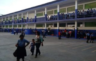 Entre los colegios que se suspenderan las clases está el Félix Olivares. Foto. Archivo