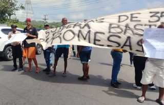 El cierre de la carretera Transístmica se extendió por espacio de una hora, lo que generó graves afectaciones al libre tránsito. Foto. Diómedes Sánchez