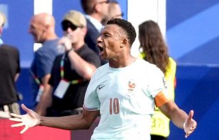 Kylian Mbappe celebra un gol durante el partido de cuartos de final del Mundial entre Francia y Marruecos Foto EFE