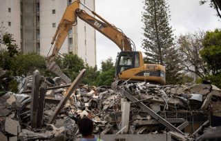 Escombros de un edificio afectado por el doble terremoto en Caracas. Foto: EFE